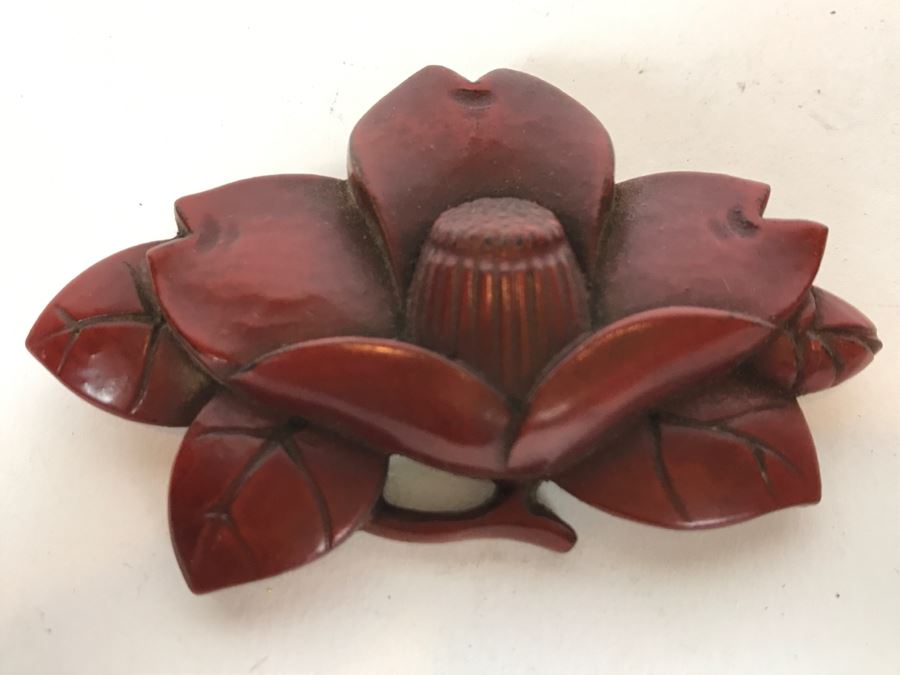 Vintage Red Lacquer Floral Brooch Pendant [Photo 1]
