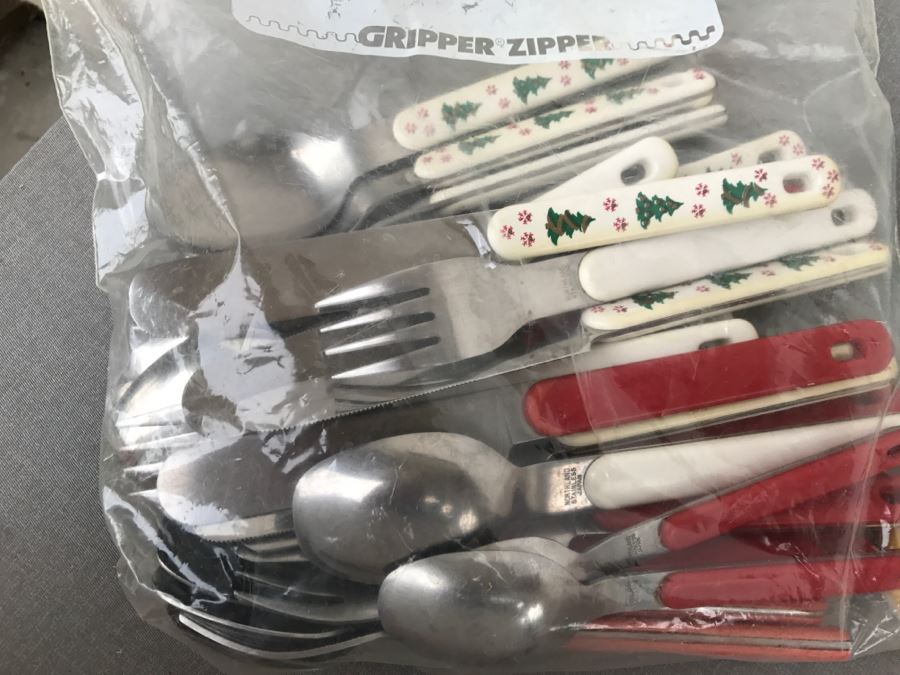 Christmas Decoration Lot With Christmas Flatware [Photo 2]