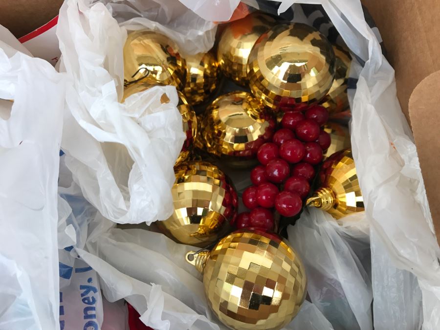 Christmas Decoration Lot With Christmas Flatware [Photo 4]