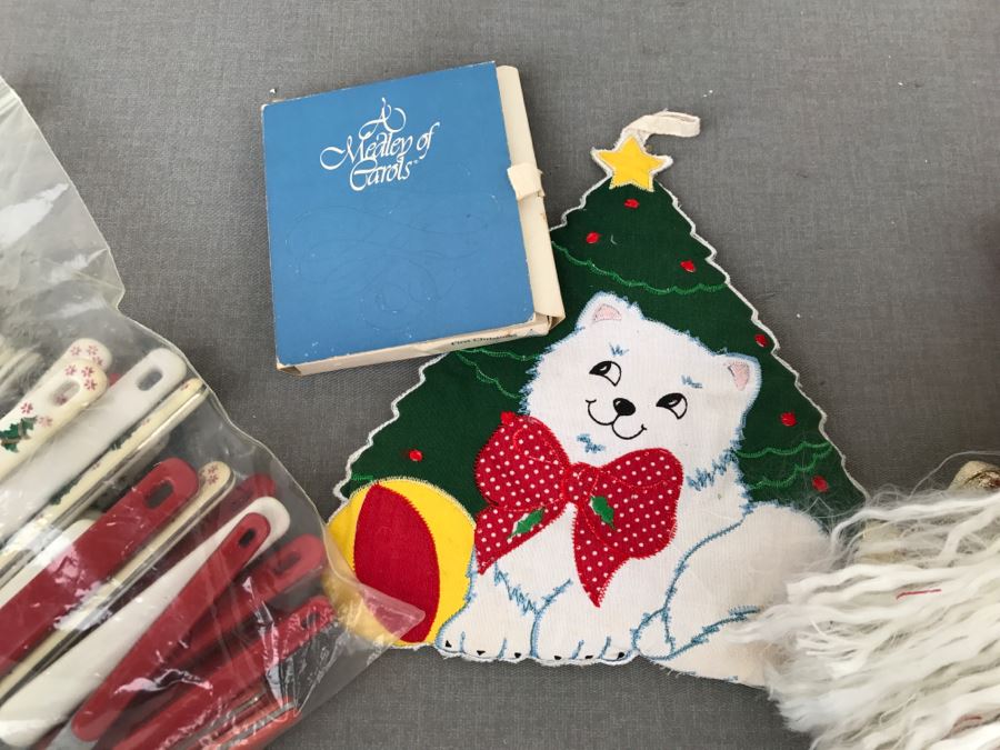 Christmas Decoration Lot With Christmas Flatware [Photo 9]