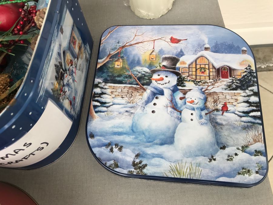 Holiday Decoration Lot With Holiday Themed Coffee Cups [Photo 4]