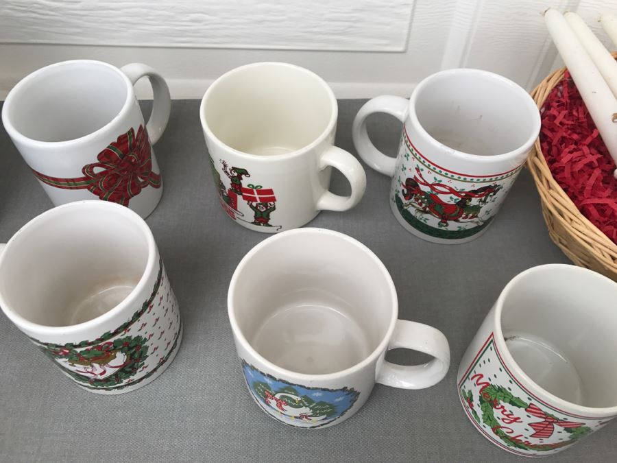 Holiday Decoration Lot With Holiday Themed Coffee Cups [Photo 12]