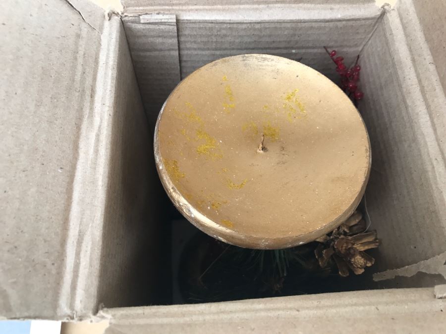 Pair Of Boxes Of Crimson Pine Candlesticks Christmas Around The World House Of Llloyd [Photo 7]