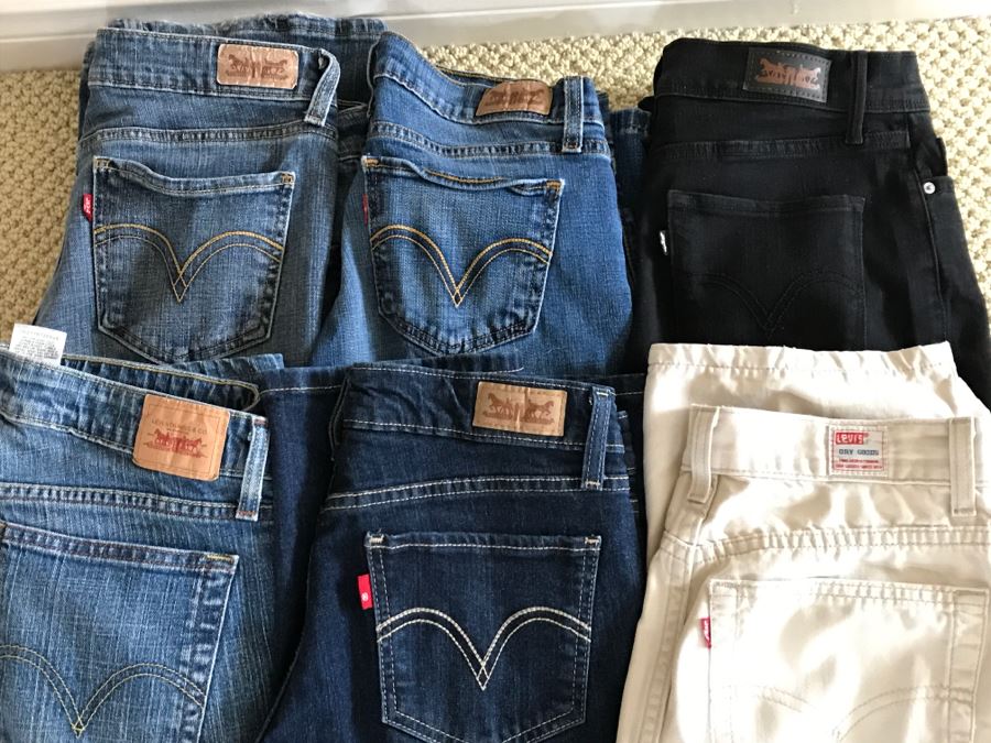 Set Of 6 Women's Levis Jeans [Photo 1]