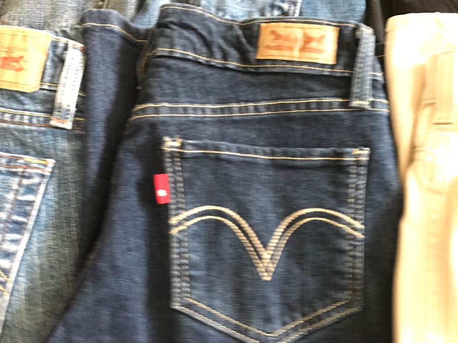 Set Of 6 Women's Levis Jeans [Photo 3]