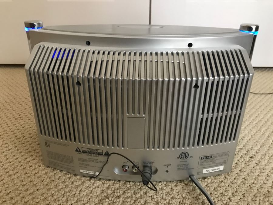 TEAC CD Receiver Portable Stereo Model No SR-L50 [Photo 10]