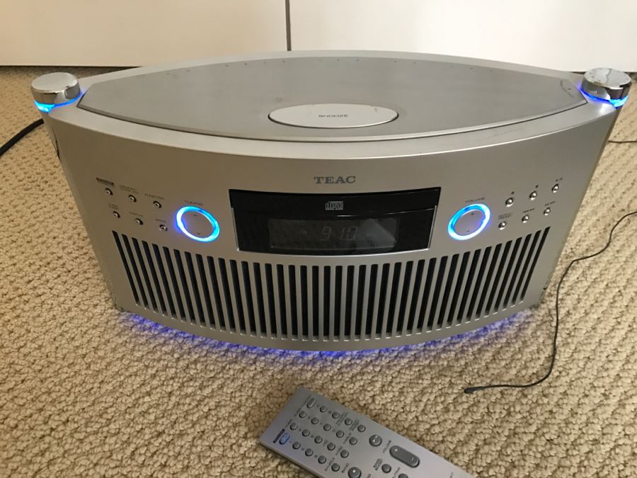 TEAC CD Receiver Portable Stereo Model No SR-L50 [Photo 4]