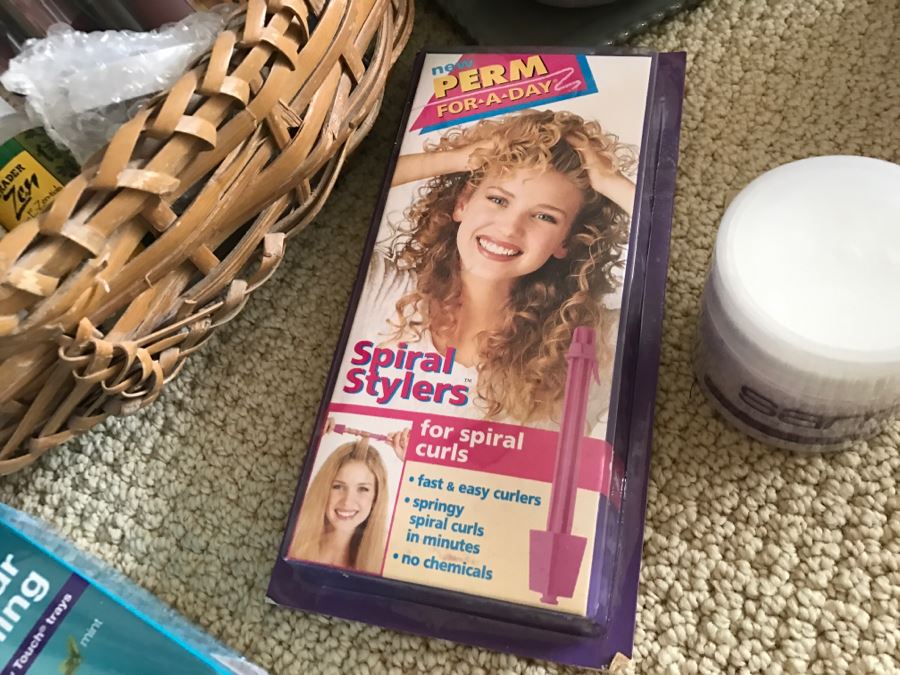 Women's Health & Beauty Lot With Baskets [Photo 9]