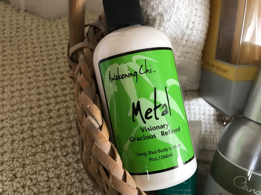 Women's Health & Beauty Lot With Baskets [Photo 12]