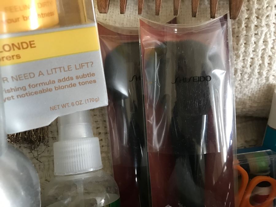 Women's Health & Beauty Lot With Baskets [Photo 16]