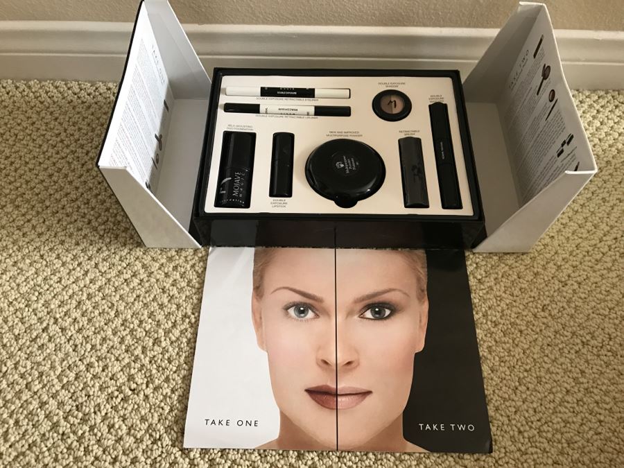 Michael Maron Mojave Magic Cosmetic Beauty Set [Photo 1]