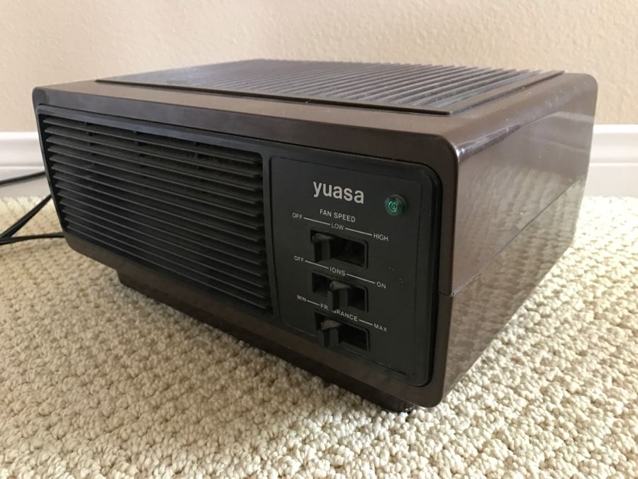 Yuasa Electrostatic Air Cleaner [Photo 3]