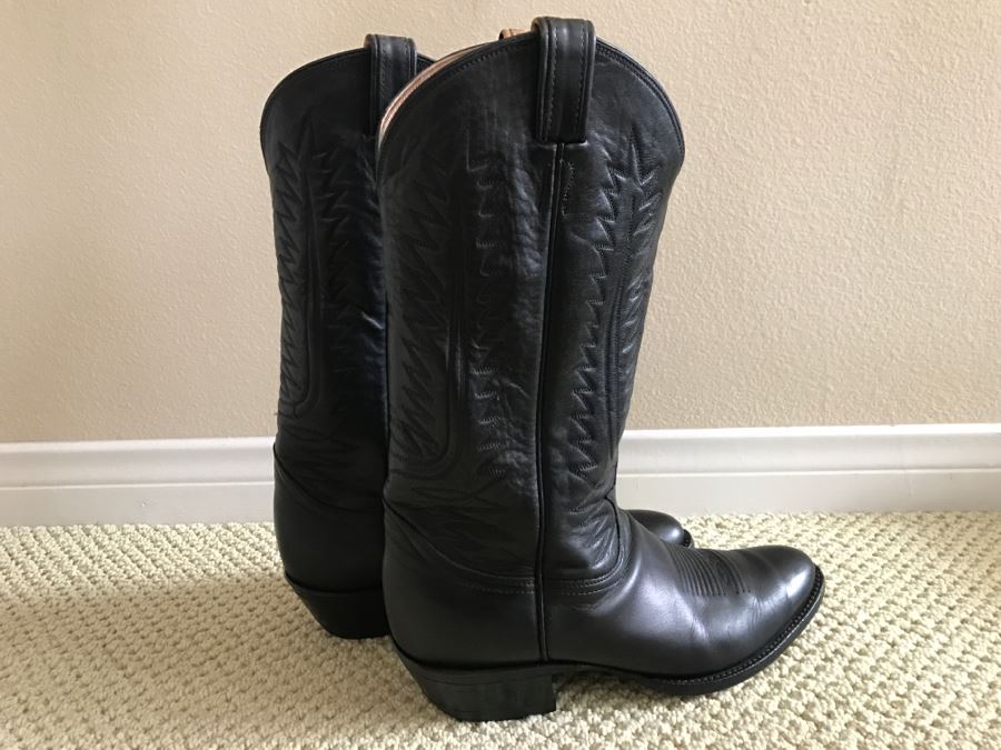 Tony Lama Black Cowboy Boots Style 6212 Size 8D [Photo 1]