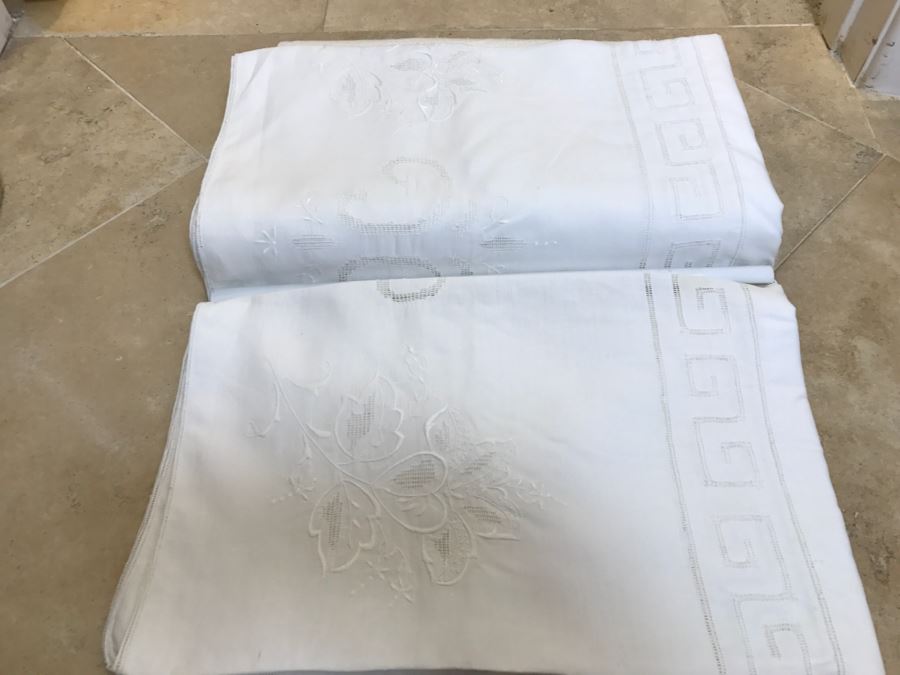 Pair Of White Vintage Tablecloths [Photo 4]