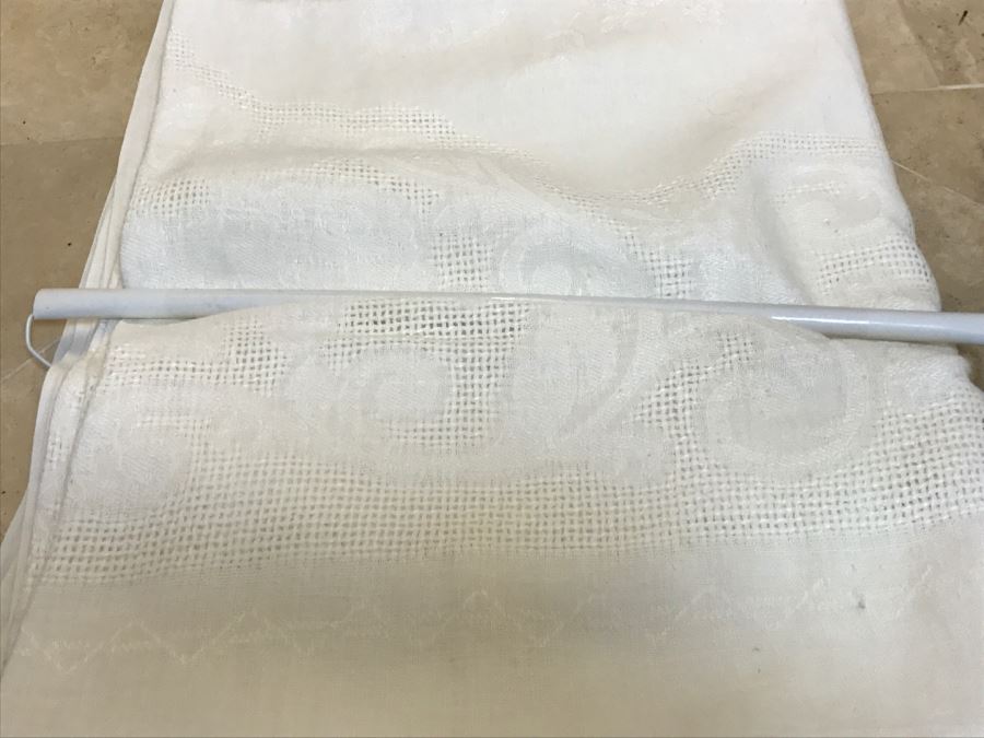 Pair Of White Vintage Tablecloths [Photo 6]