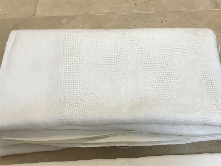 Pair Of White Vintage Tablecloths [Photo 5]