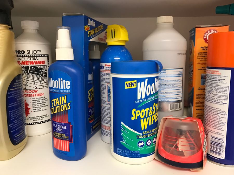 Cleaning Supplies Lot [Photo 3]