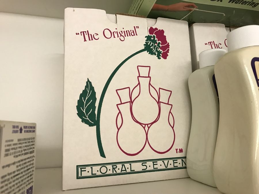 Cleaning Supplies Lot [Photo 16]