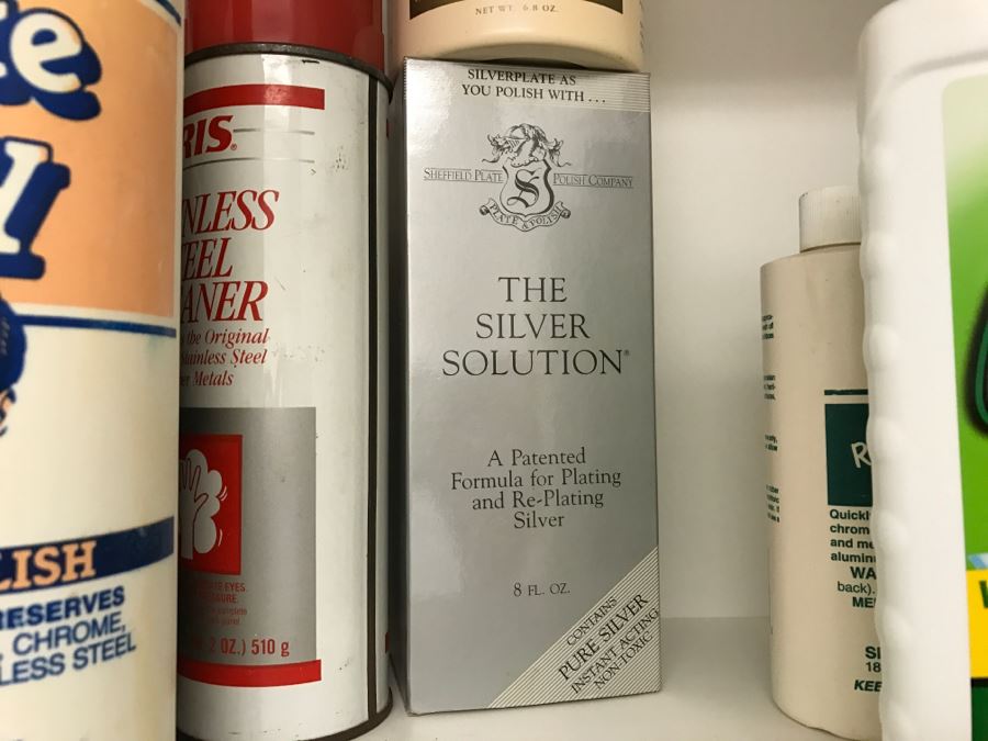 Cleaning Supplies Lot [Photo 17]