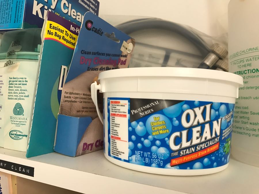 Cleaning & Laundry Supplies Lot [Photo 10]