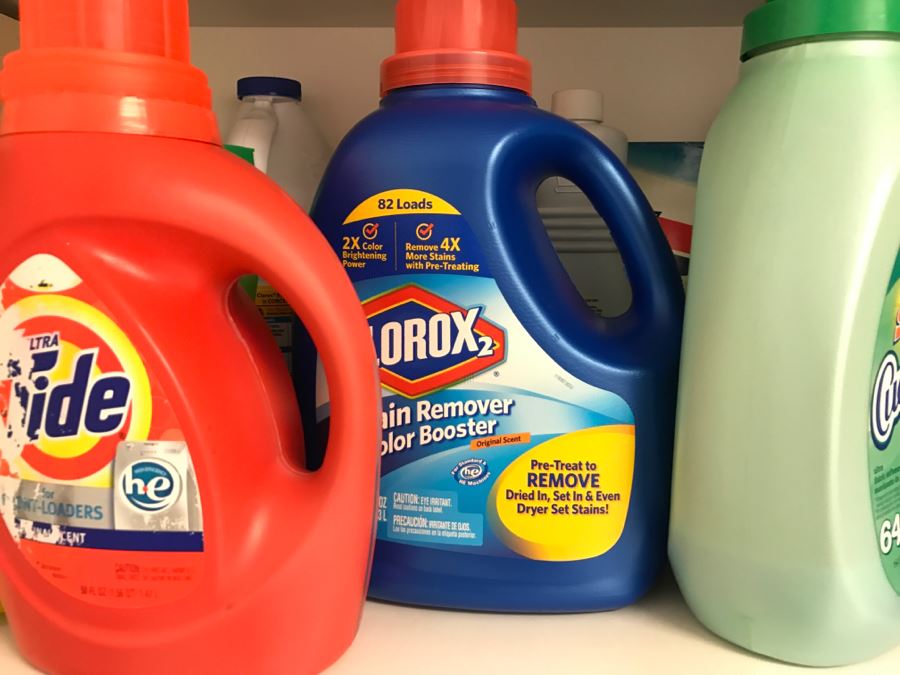 Cleaning & Laundry Supplies Lot [Photo 3]