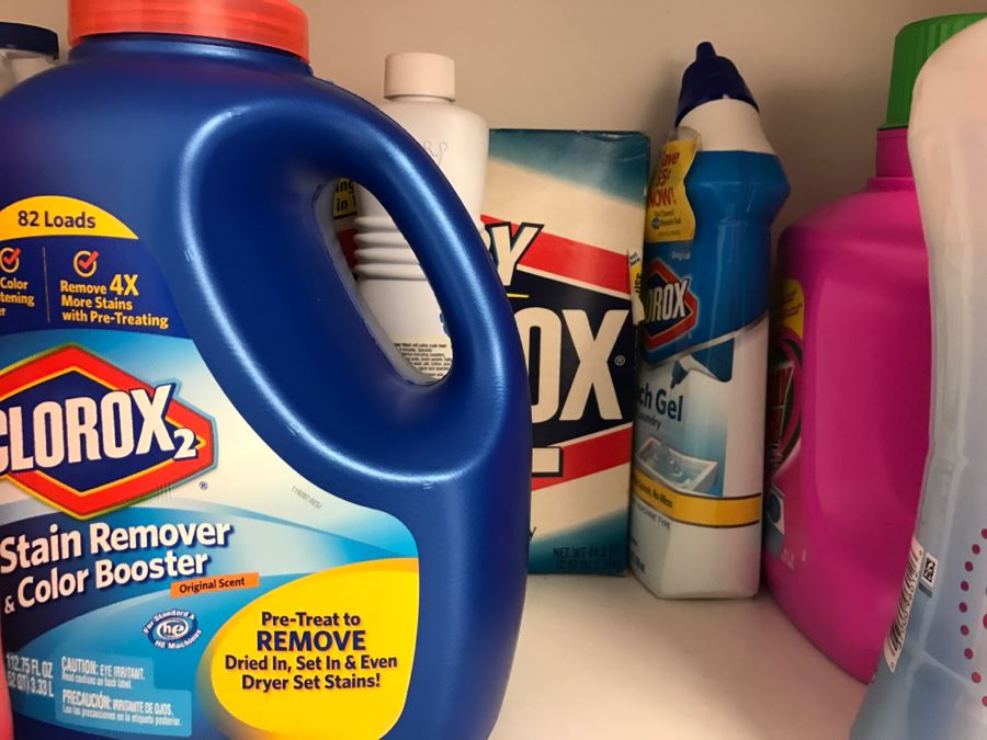 Cleaning & Laundry Supplies Lot [Photo 6]