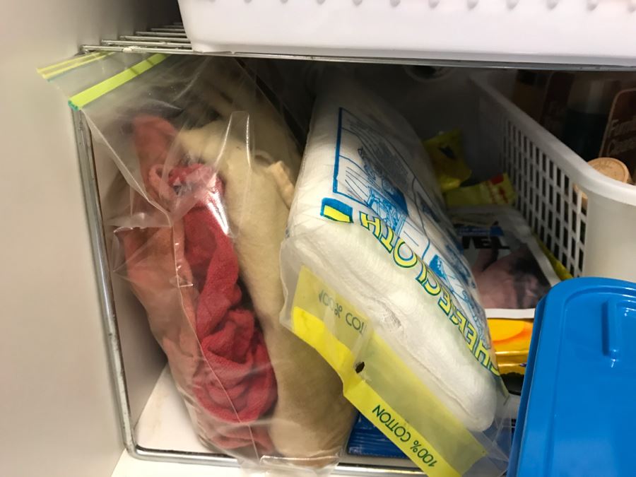 Cleaning Supplies Lot [Photo 8]