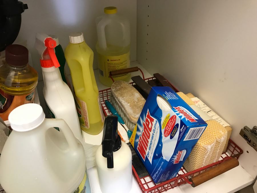 Cleaning Supplies Lot [Photo 2]