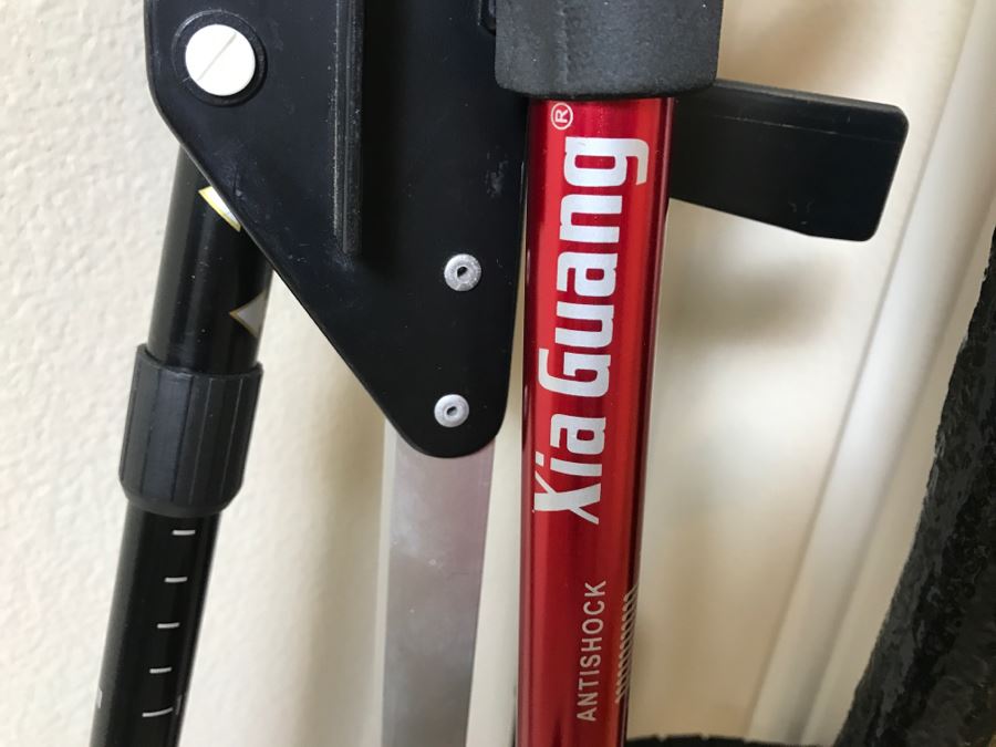 Blue & White Porcelain Umbrella Stand With Canes And Umbrellas [Photo 8]