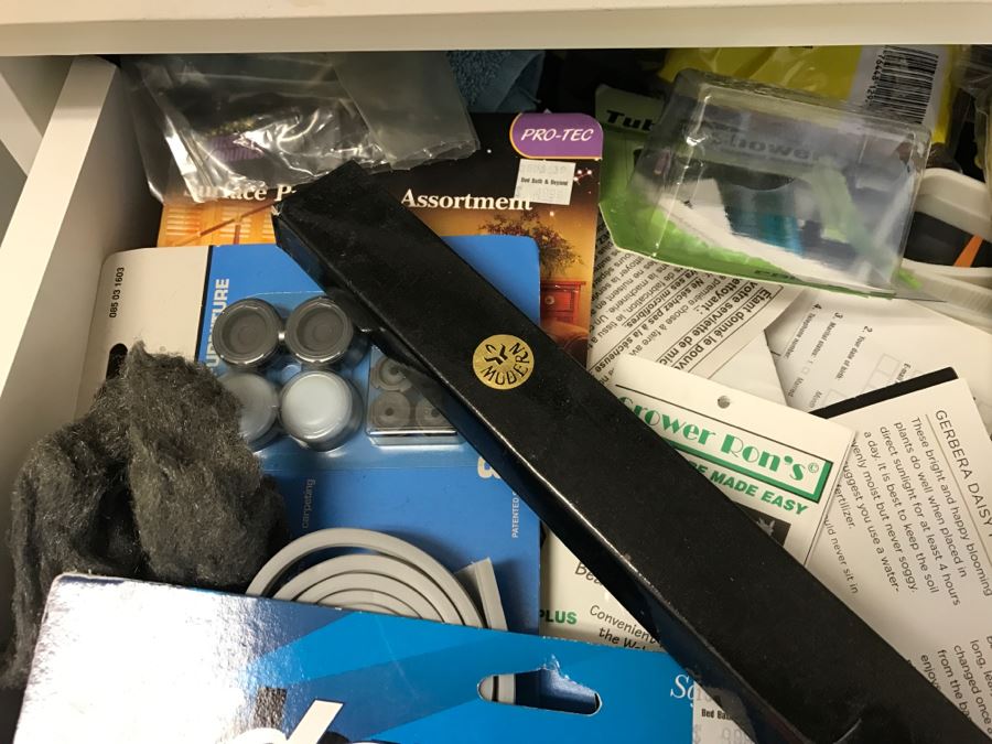 Utility Drawer And Placemat Lot - See Photos [Photo 8]