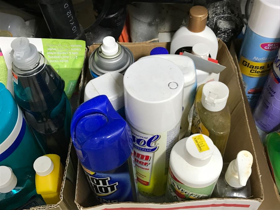 Cleaning Supplies Lot [Photo 3]