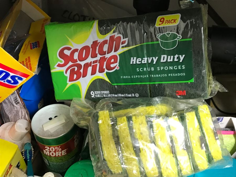 Cleaning Supplies Lot [Photo 5]