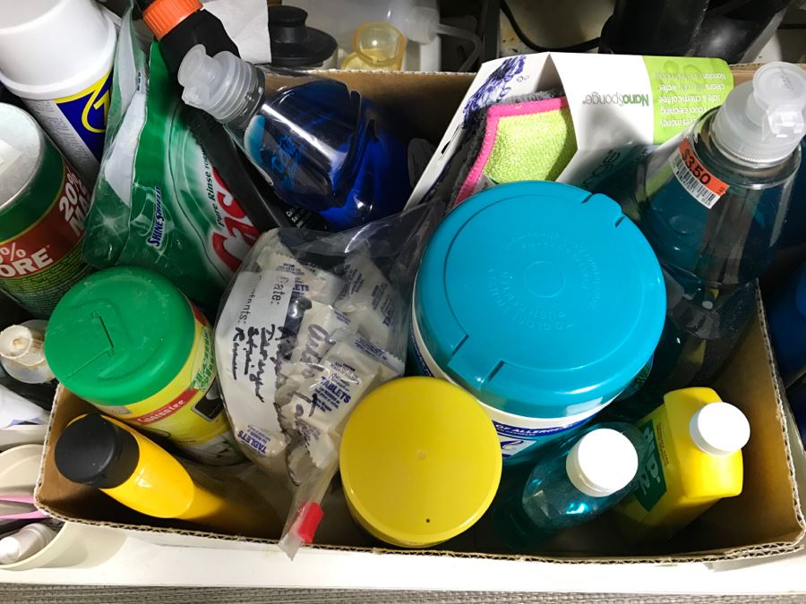 Cleaning Supplies Lot