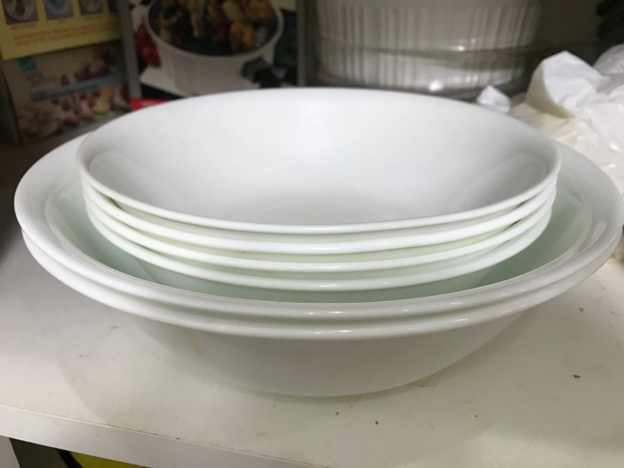 Kitchen Lot With Vintage PYREX Bowl, Corelle By Corning Bowls, Juicer And All Items Photographed [Photo 15]