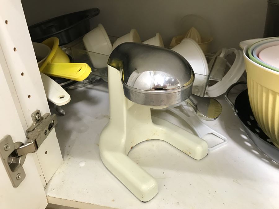 Kitchen Lot With Vintage PYREX Bowl, Corelle By Corning Bowls, Juicer And All Items Photographed [Photo 20]