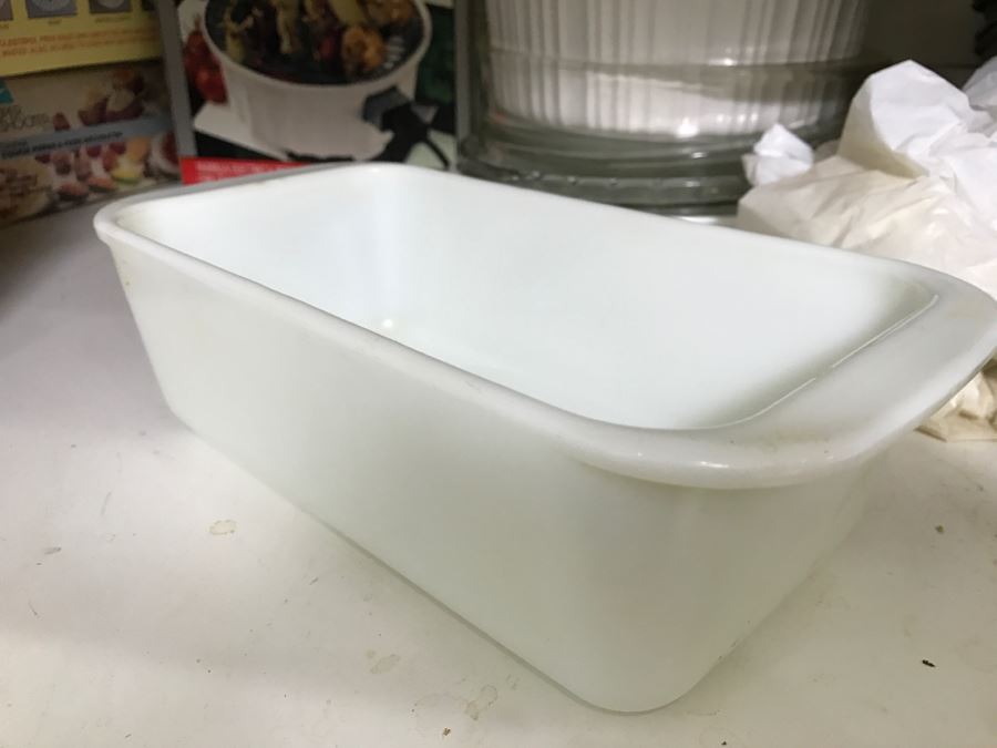 Kitchen Lot With Vintage PYREX Bowl, Corelle By Corning Bowls, Juicer And All Items Photographed [Photo 13]