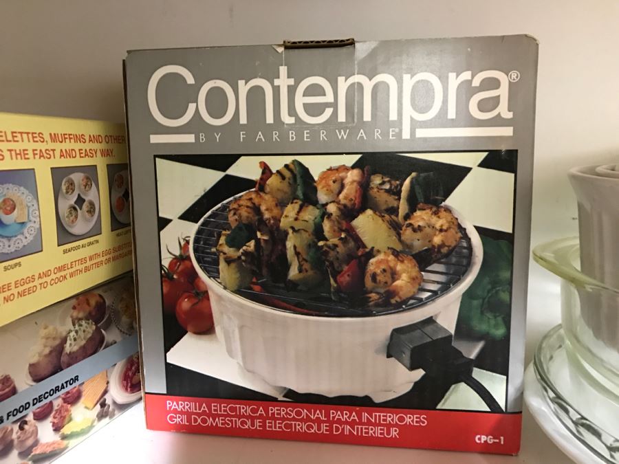 Kitchen Lot With Vintage PYREX Bowl, Corelle By Corning Bowls, Juicer And All Items Photographed [Photo 2]