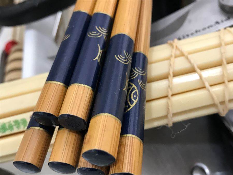 Utensil Lot With Various Chopsticks [Photo 15]