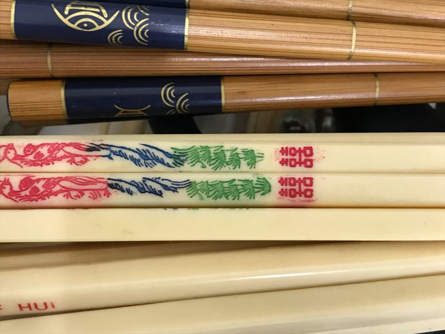 Utensil Lot With Various Chopsticks [Photo 11]