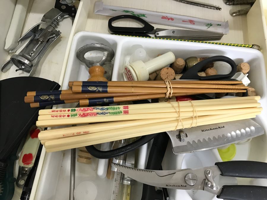 Utensil Lot With Various Chopsticks [Photo 2]