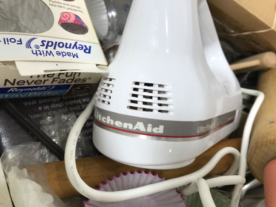 KitchenAid Ultra Power 5 Speed Hand Mixer With Various Utensils Including Rolling Pins [Photo 3]