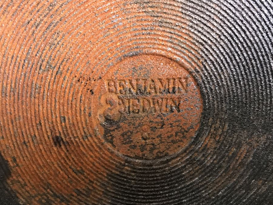 Large Lot Of Farberware Pots, Bialetti Skillets, Cast Iron Skillet - See All Photos [Photo 4]