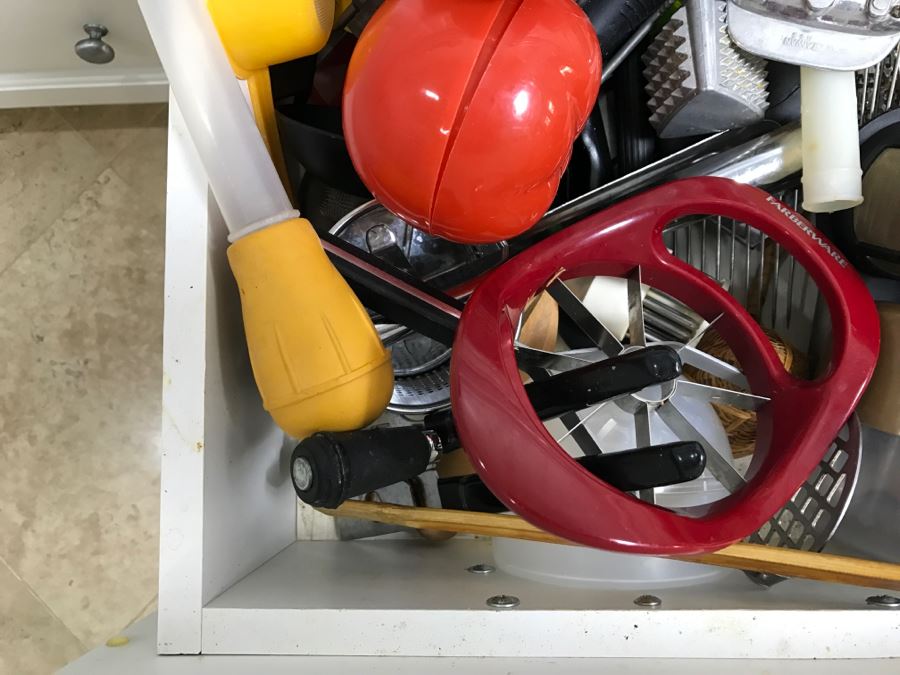 Kitchen Utensil Lot [Photo 8]