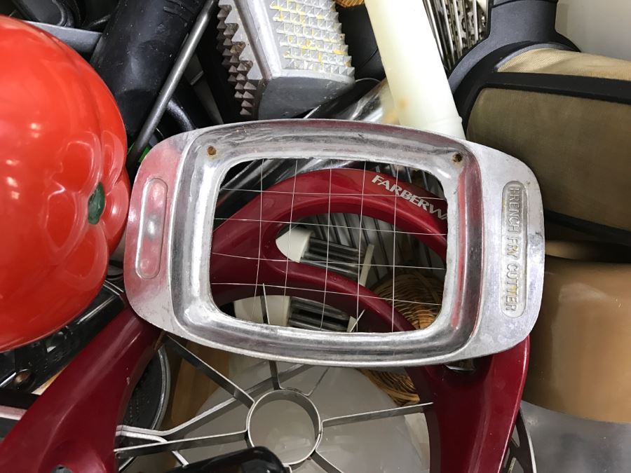 Kitchen Utensil Lot [Photo 5]