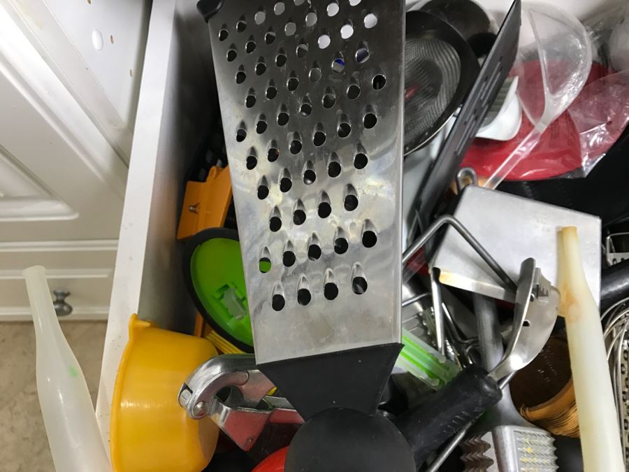 Kitchen Utensil Lot [Photo 2]