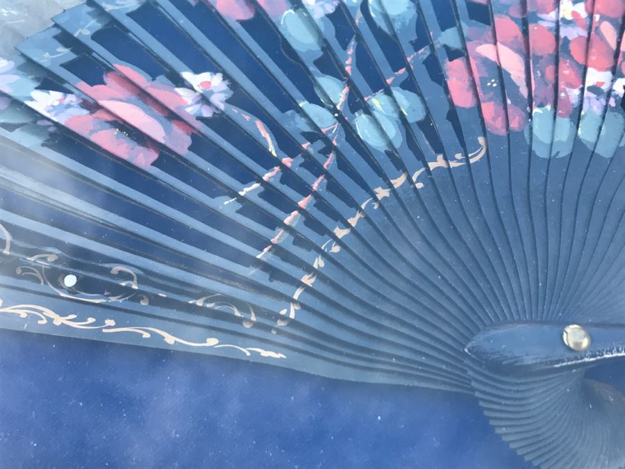 Hand Painted Asian Fan In Stunning Gilt Shadow Box Frame [Photo 8]