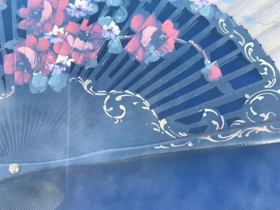 Hand Painted Asian Fan In Stunning Gilt Shadow Box Frame [Photo 7]