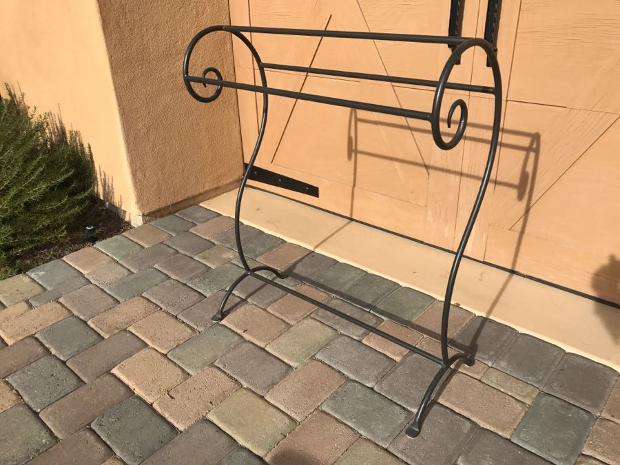 Wrought Iron Quilt Rack [Photo 2]