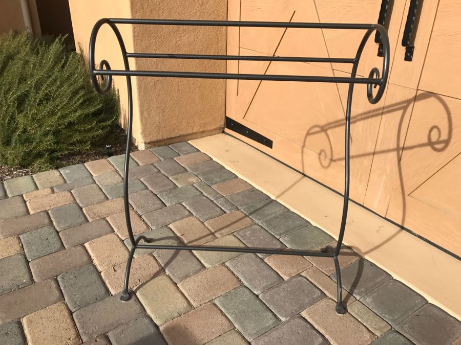 Wrought Iron Quilt Rack [Photo 4]