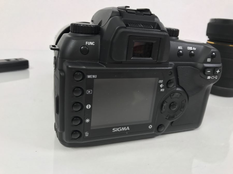 SIGMA Digital Camera SD14 14MP Digital SLR With Camera Case, SIGMA 50MM DG Macro Autofocus Lens And SIGMA 70–300mm F/4–5.6 APO DG Macro Lens - See All Photos [Photo 22]